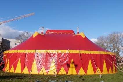 Avis de publicité pour l'accueil des cirques